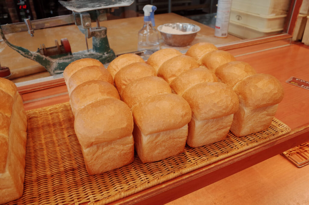 텐빈자 갓 만들어진 빵